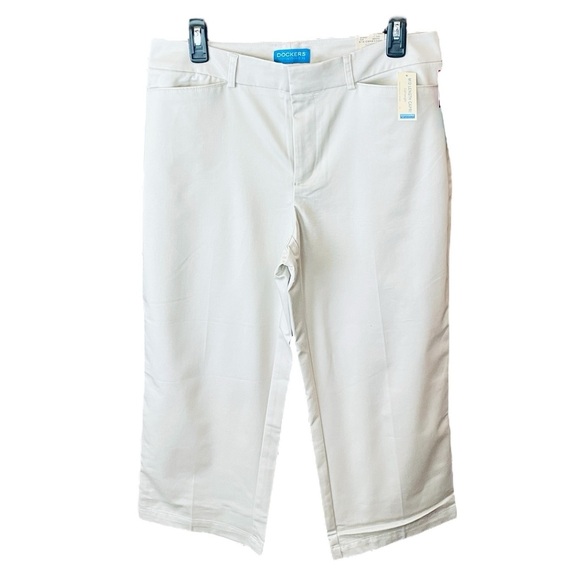 NWT Dockers women’s Metro Capri pants Nouveau Fit stretch pockets 12 light khaki - Picture 1 of 11